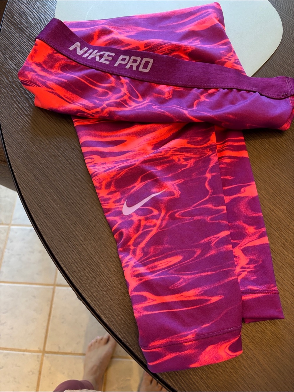 Nike Woman’s ' Pink & Purple Wave Print Performance Leggings